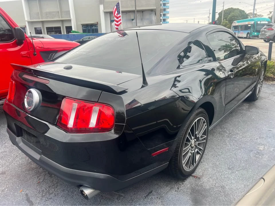 2010 Ford S197 Mustang - Image 6 of 10