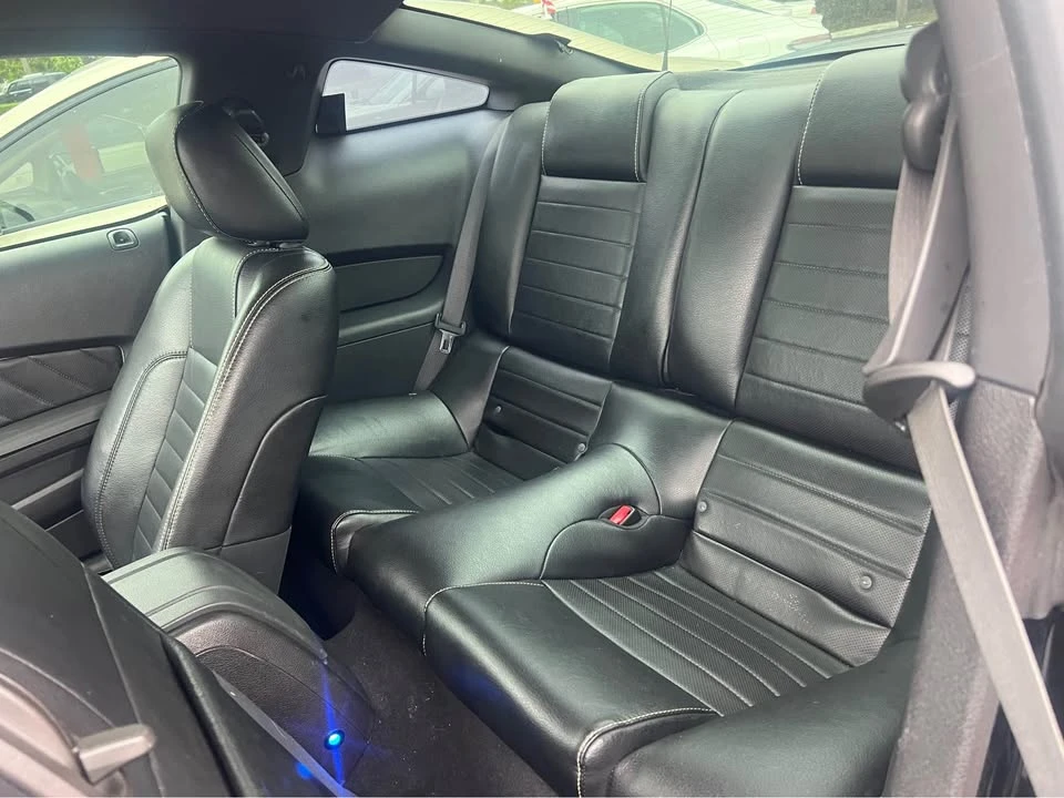 2010 Ford S197 Mustang - Image 9 of 10