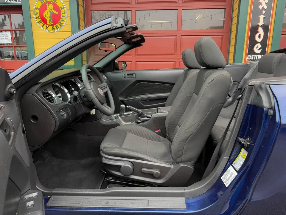 2010 Ford S197 Mustang - Image 18 of 21
