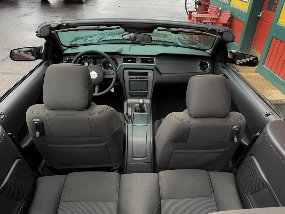 2010 Ford S197 Mustang - Image 20 of 21
