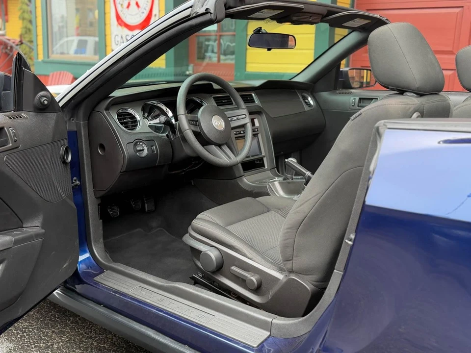 2010 Ford S197 Mustang - Image 17 of 21