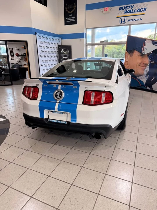 2010 Ford S197 Mustang - Image 2 of 7
