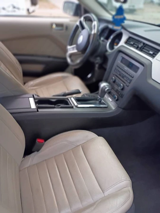 2010 Ford S197 Mustang - Image 10 of 11