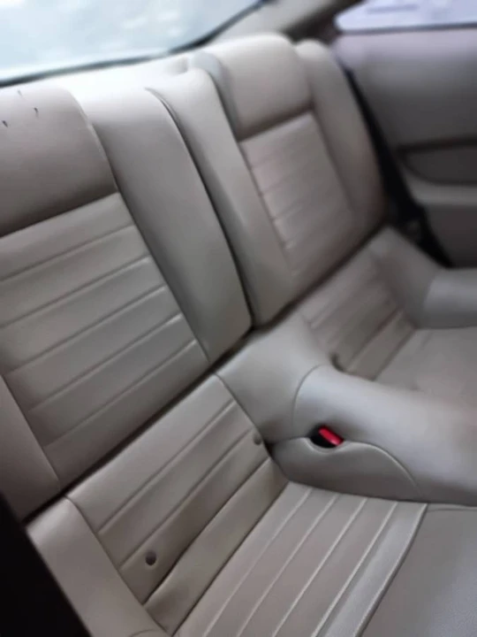 2010 Ford S197 Mustang - Image 9 of 14
