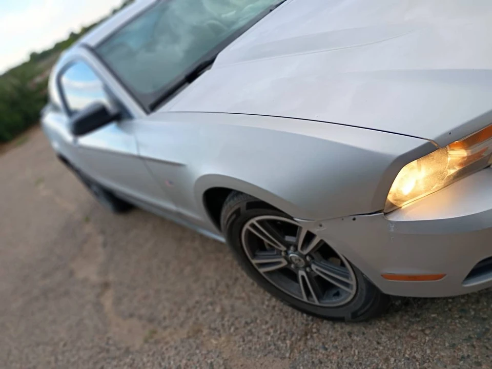 2010 Ford S197 Mustang - Image 2 of 11