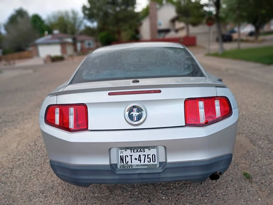 2010 Ford S197 Mustang - Image 4 of 11