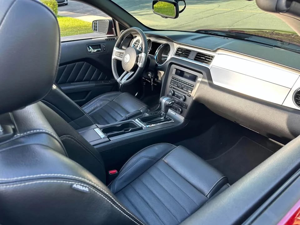 2010 Ford S197 Mustang - Image 6 of 10