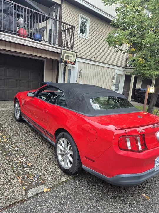 2010 Ford S197 Mustang - Image 6 of 14