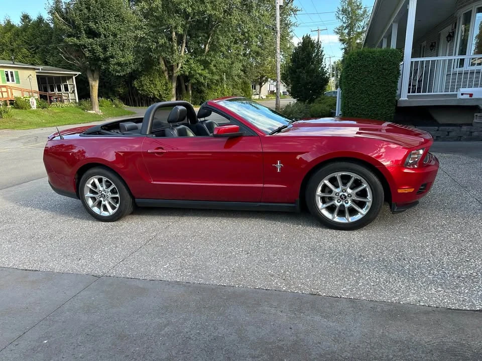 2010 Ford S197 Mustang - Image 2 of 10