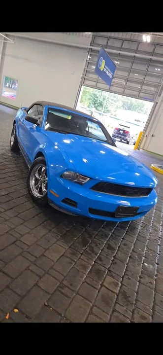 2010 Ford S197 Mustang - Image 2 of 3