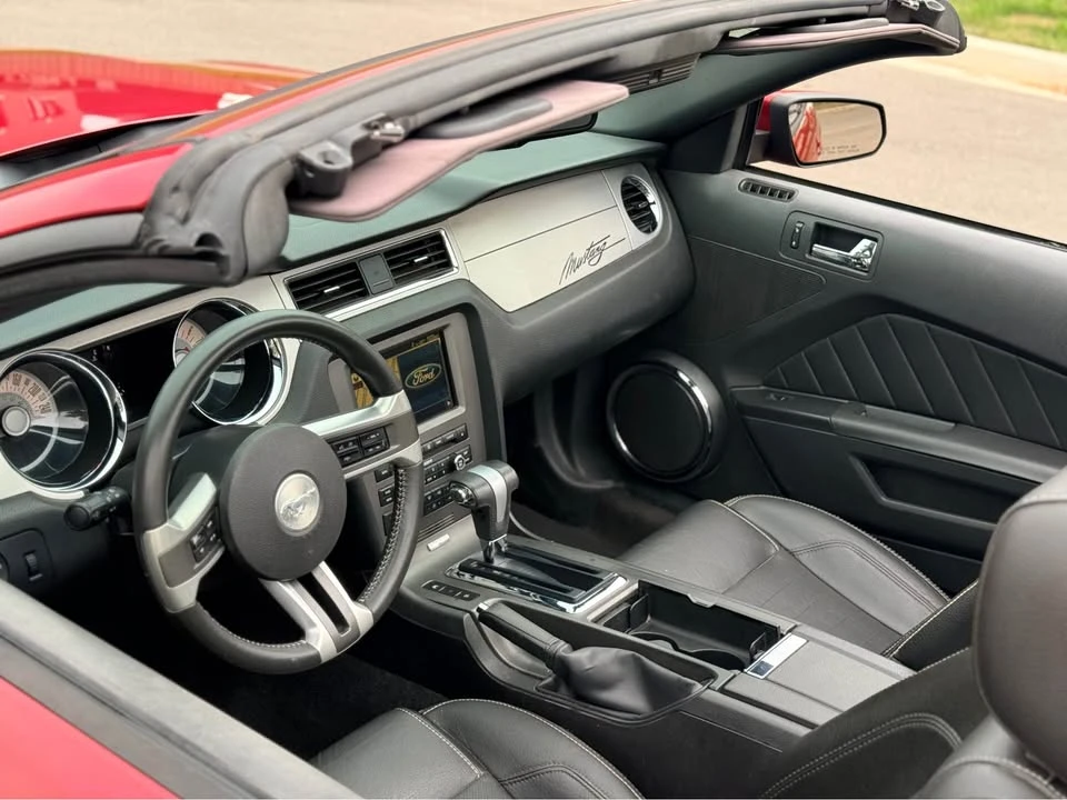 2010 Ford S197 Mustang - Image 15 of 20