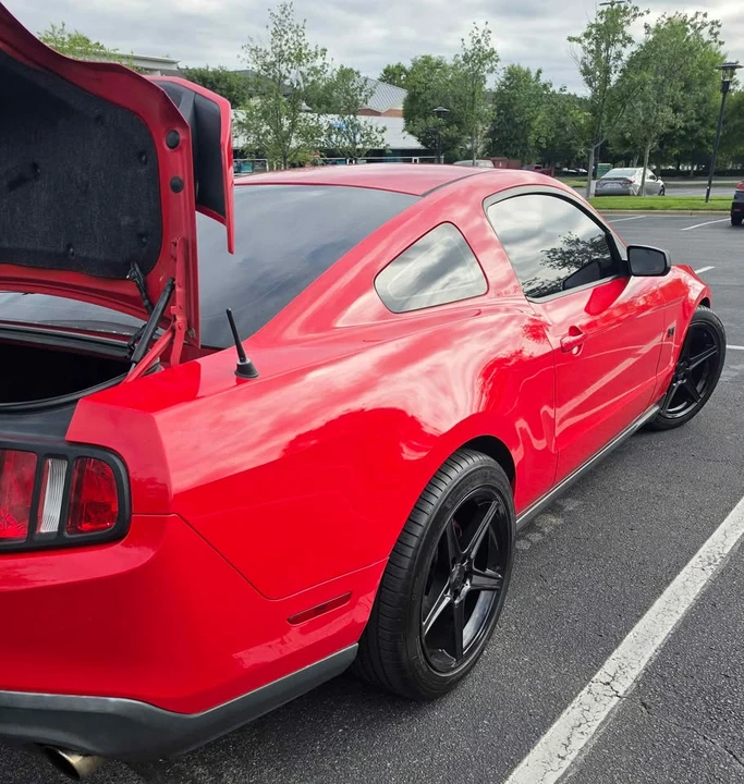 2010 Ford S197 Mustang - Image 7 of 8