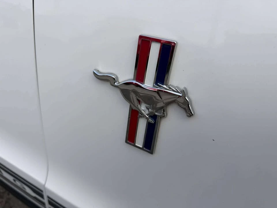 2010 Ford S197 Mustang - Image 10 of 20