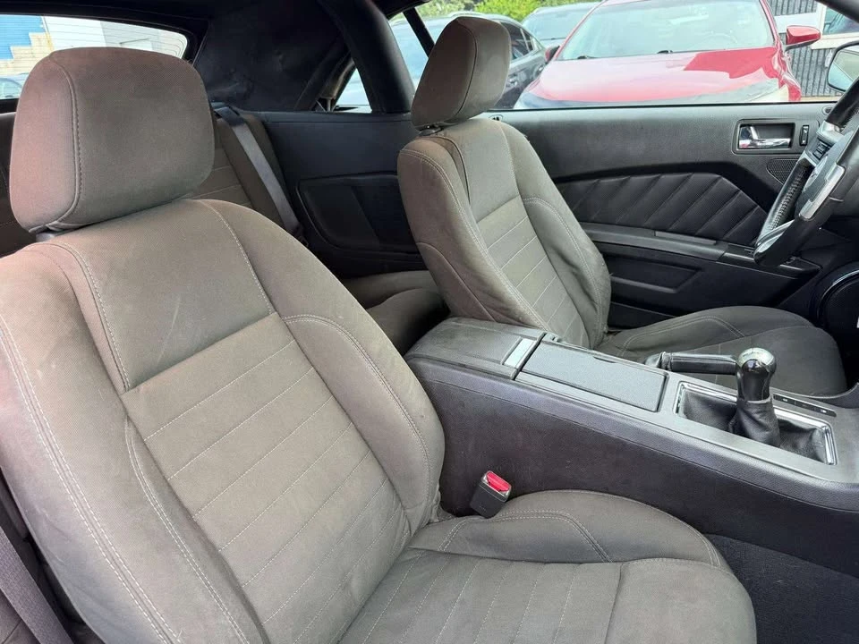 2010 Ford S197 Mustang - Image 13 of 20