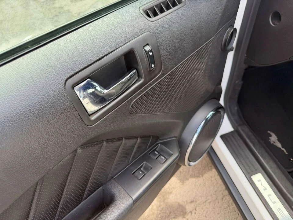2010 Ford S197 Mustang - Image 16 of 20