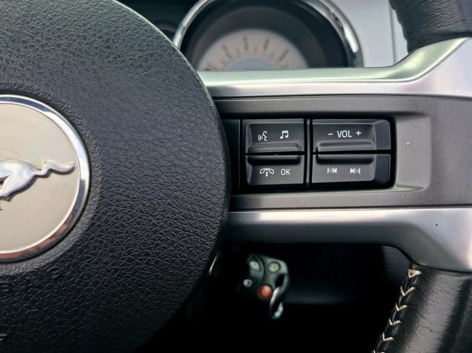 2010 Ford S197 Mustang - Image 14 of 19