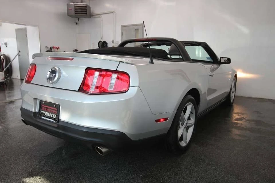 2010 Ford S197 Mustang - Image 10 of 15