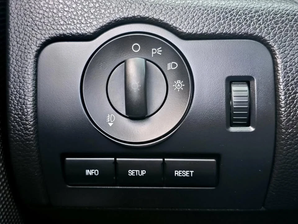 2010 Ford S197 Mustang - Image 12 of 19
