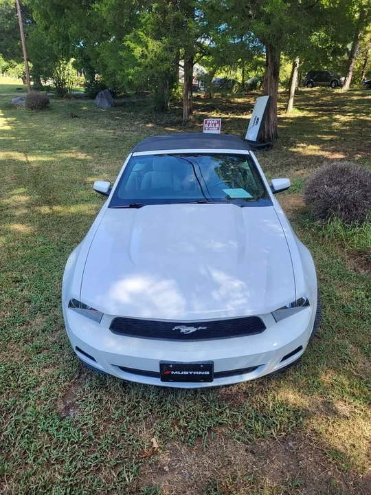 2010 Ford S197 Mustang - Image 3 of 11