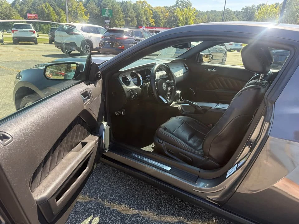 2010 Ford S197 Mustang - Image 9 of 20
