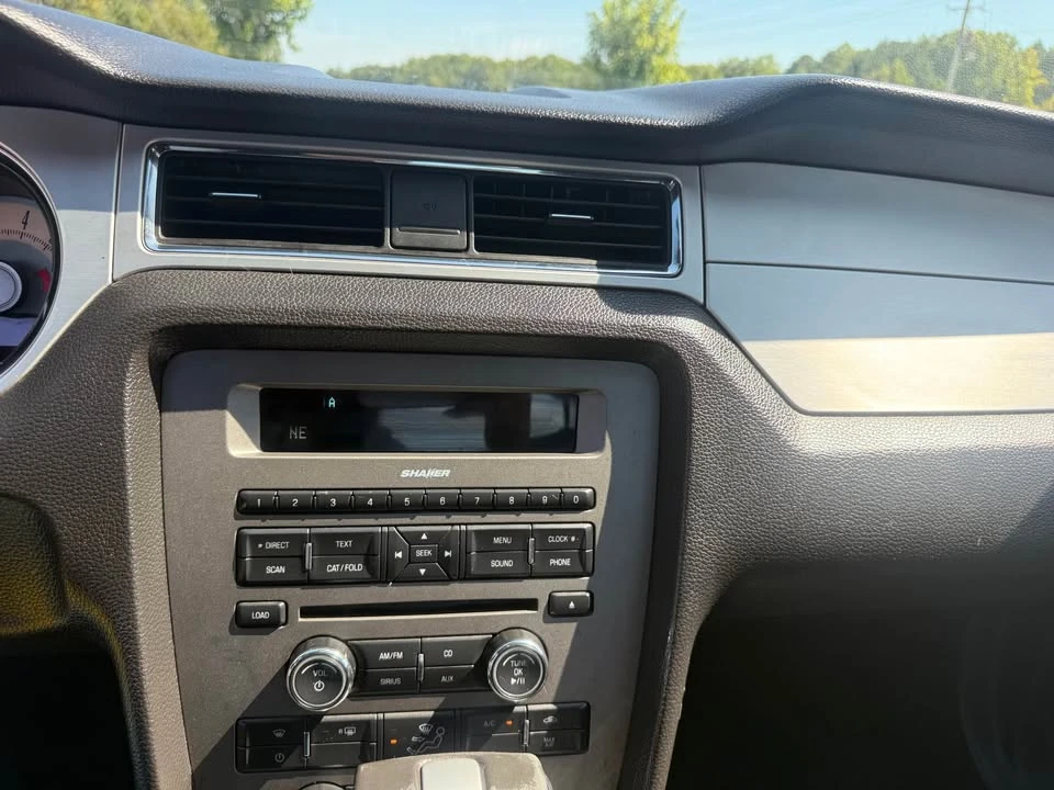 2010 Ford S197 Mustang - Image 19 of 20
