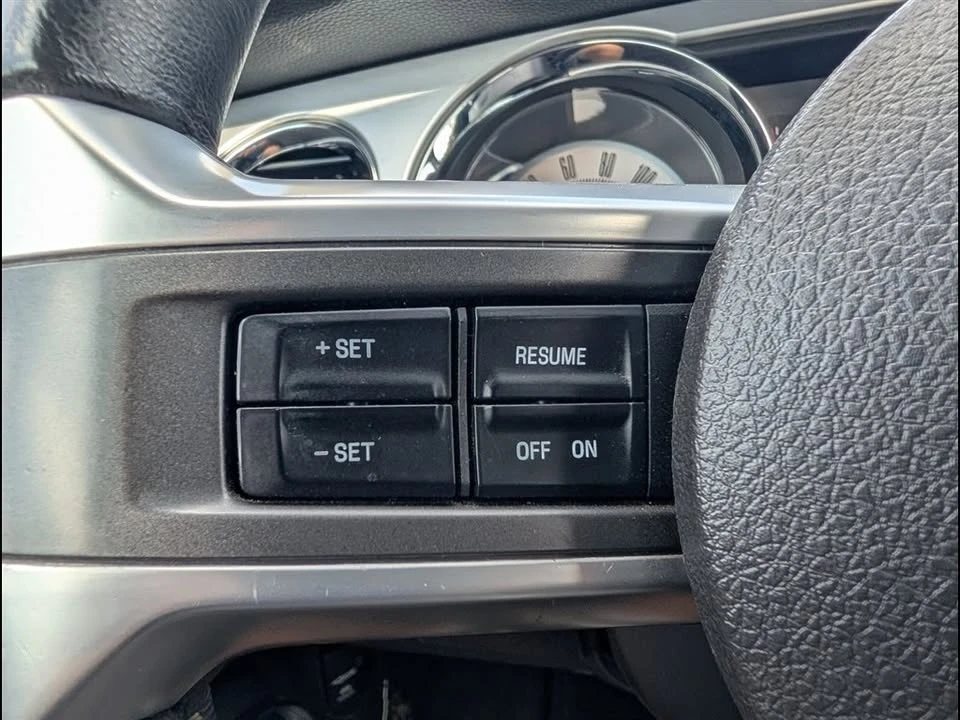 2010 Ford S197 Mustang - Image 13 of 17