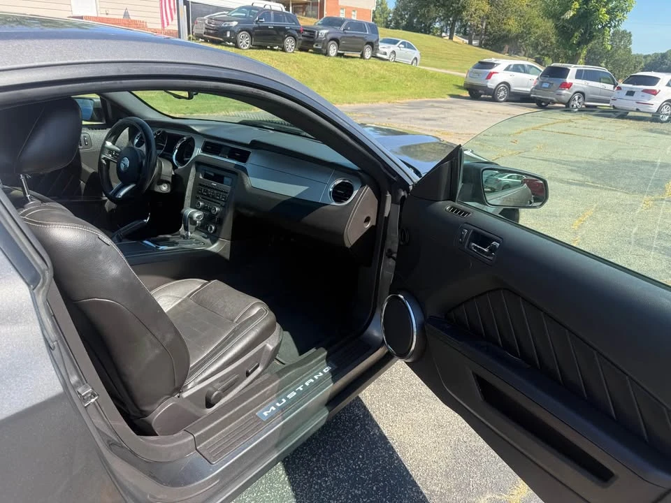 2010 Ford S197 Mustang - Image 13 of 20