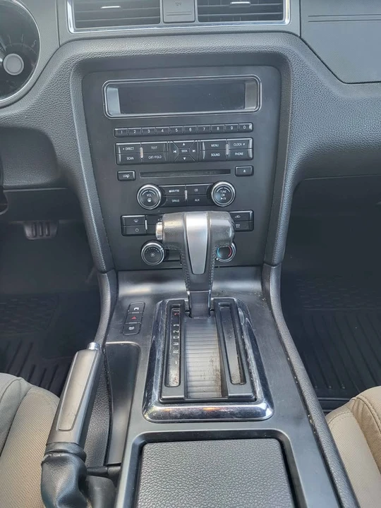 2010 Ford S197 Mustang - Image 10 of 11