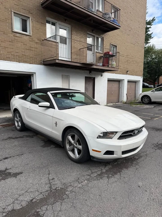 2010 Ford S197 Mustang - Image 3 of 4