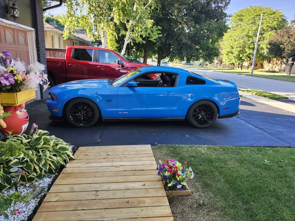2010 Ford S197 Mustang - Image 2 of 5