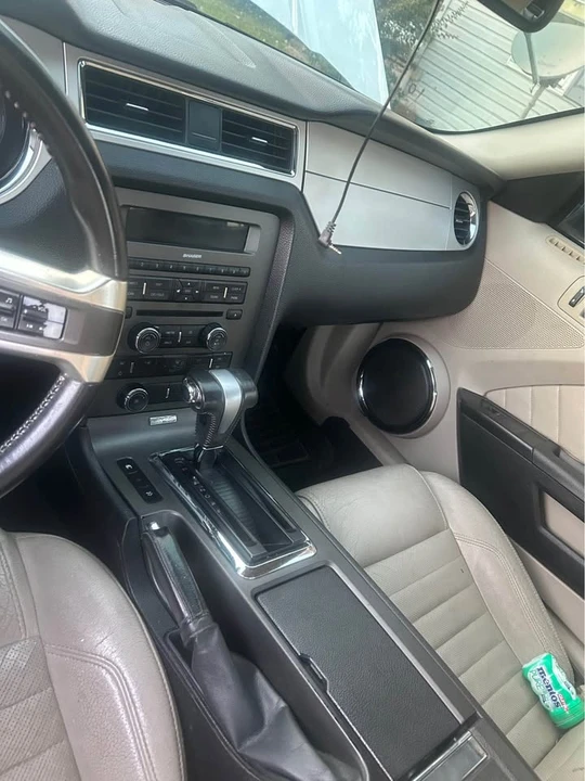 2010 Ford S197 Mustang - Image 6 of 7