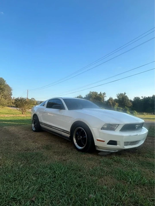 2010 Ford S197 Mustang - Image 3 of 7