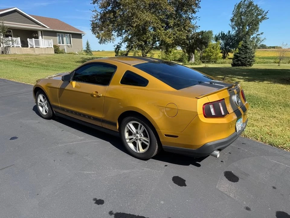 2010 Ford S197 Mustang - Image 4 of 4