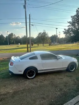 2010 Ford Mustang V6