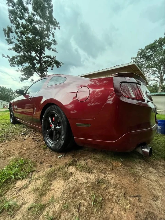 2010 Ford S197 Mustang - Image 2 of 4