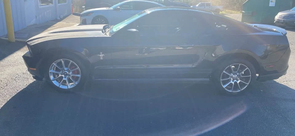 2010 Ford S197 Mustang - Image 2 of 7