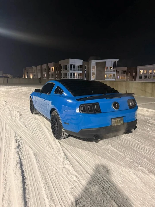 2010 Ford S197 Mustang - Image 2 of 5