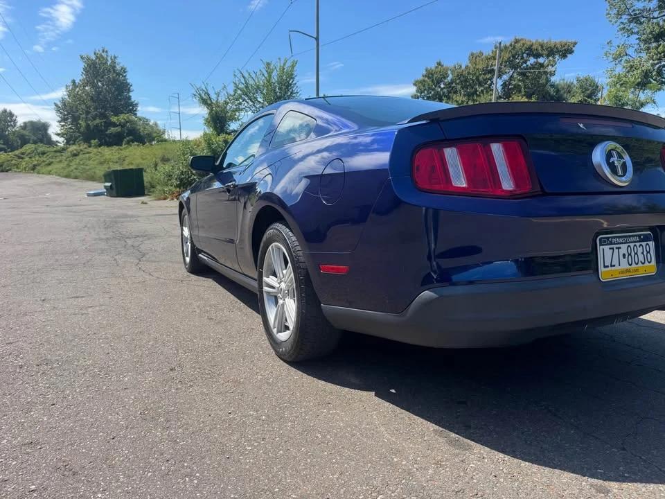 2010 Ford S197 Mustang - Image 5 of 11