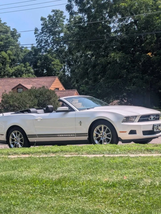 2010 Ford S197 Mustang - Image 3 of 6