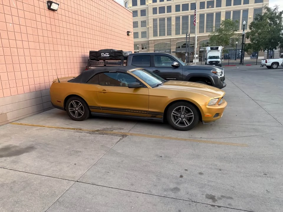 2010 Ford S197 Mustang - Image 2 of 3