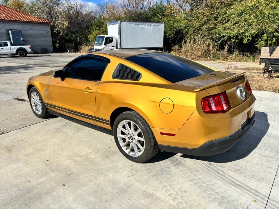 2010 Ford S197 Mustang - Image 6 of 11