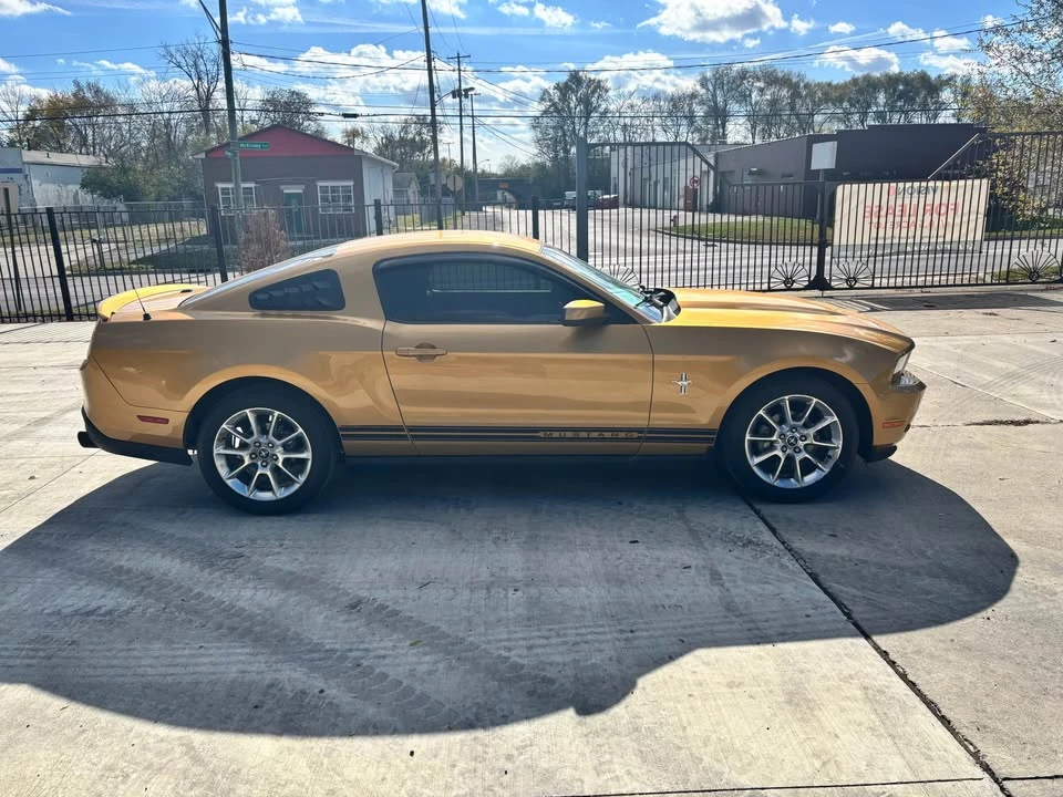 2010 Ford S197 Mustang - Image 4 of 11