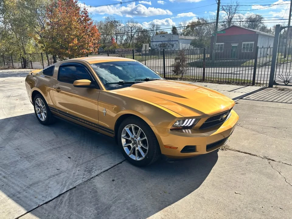 2010 Ford S197 Mustang - Image 3 of 11