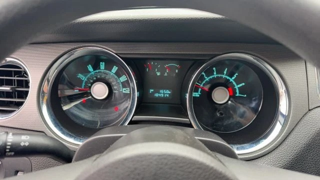 2010 Ford S197 Mustang - Image 13 of 16