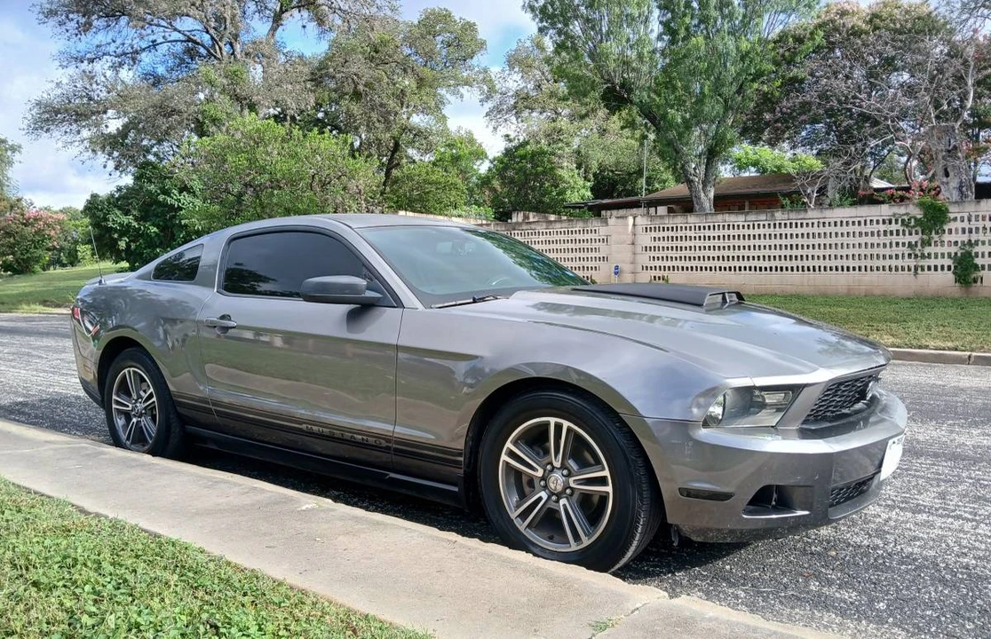 2010 Ford S197 Mustang - Image 3 of 13