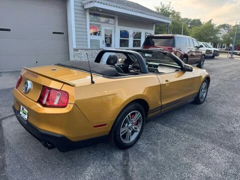 2010 Ford S197 Mustang - Image 2 of 12