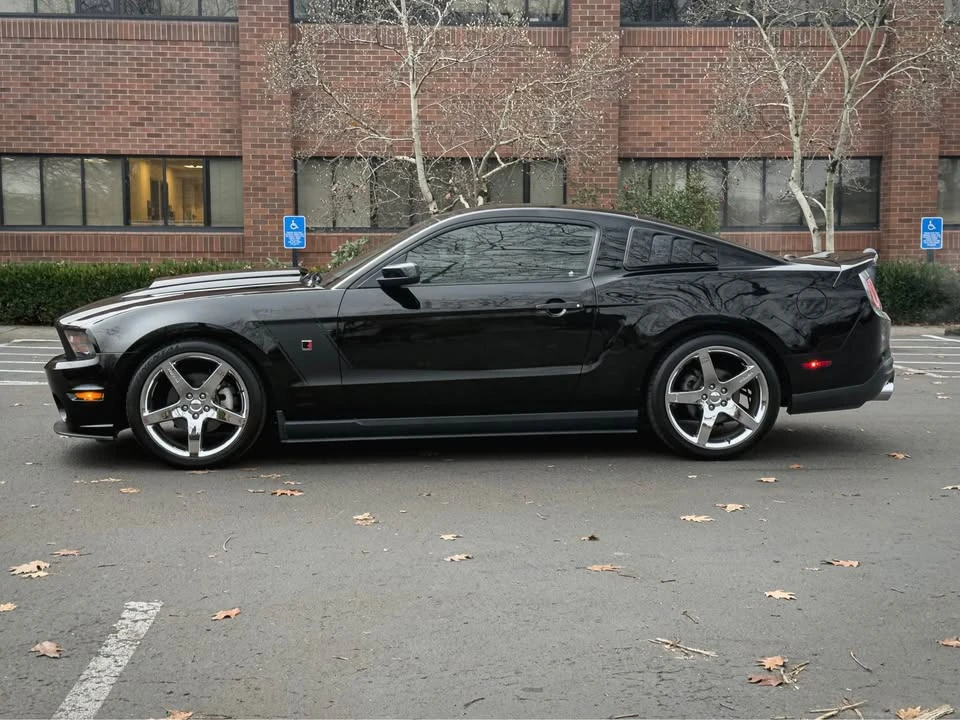 2010 Ford S197 Mustang - Image 2 of 18
