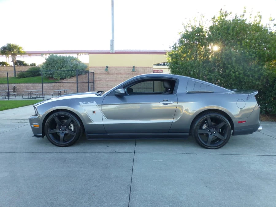 2010 Ford S197 Mustang - Image 2 of 9