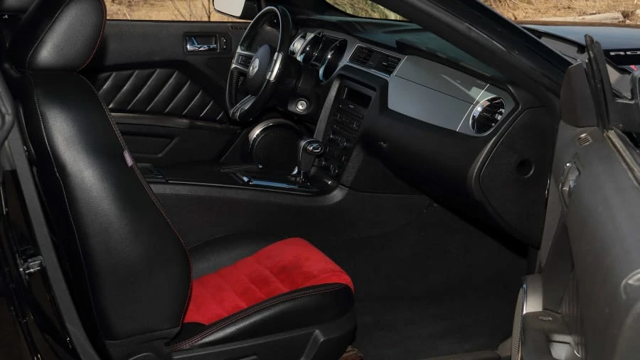 2010 Ford S197 Mustang - Image 22 of 31