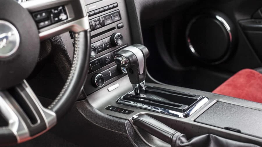 2010 Ford S197 Mustang - Image 6 of 12